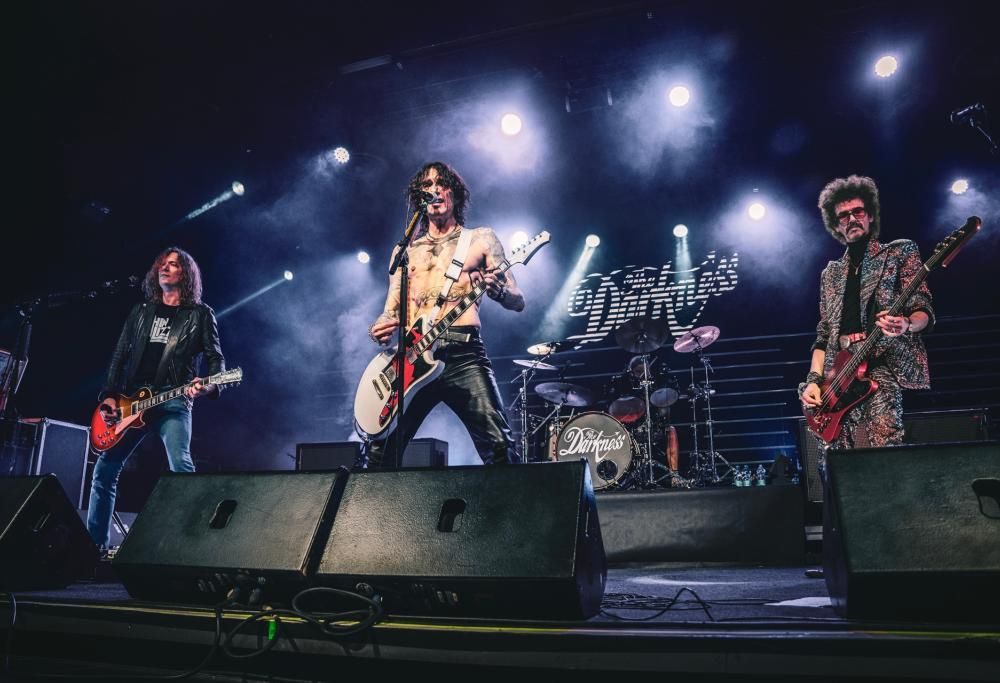 The Darkness: le foto più belle e la scaletta del concerto a Nonantola