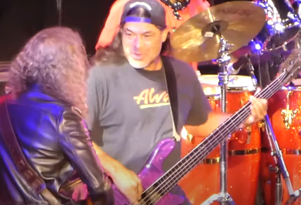 Metallica, Kirk Hammett e Robert Trujillo a sorpresa con l'orchestra jazz di Kamasi Washington per una cover di My Friend of Misery