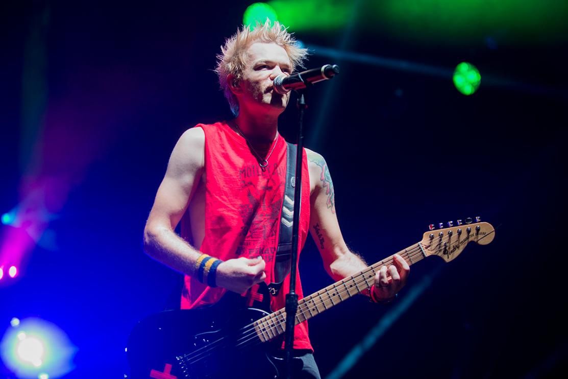 Regolamento: SUM 41 IN TOUR