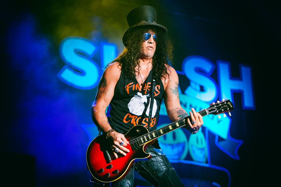 Regolamento: Slash feat. Myles Kennedy & The Conspirators in concerto