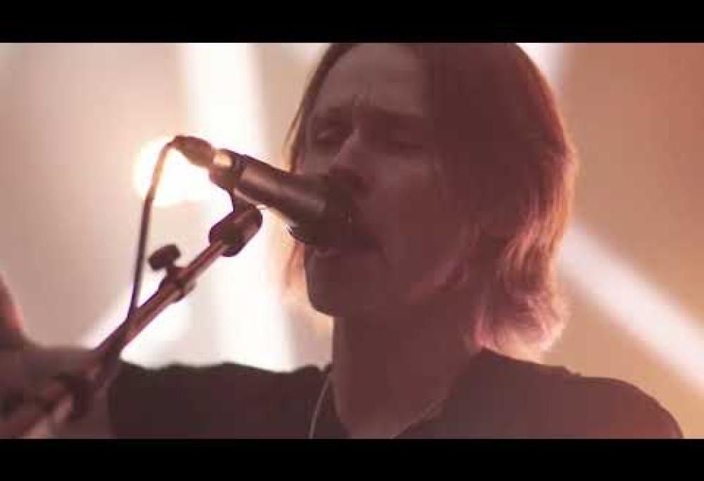 Alter Bridge - Holiday