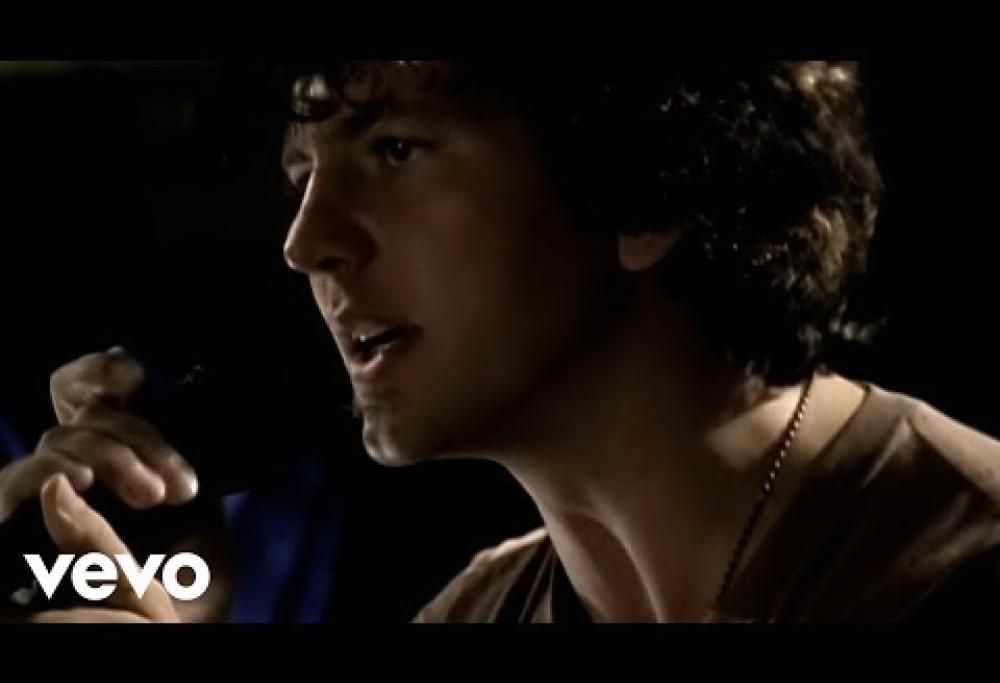 Pearl Jam - Given To Fly