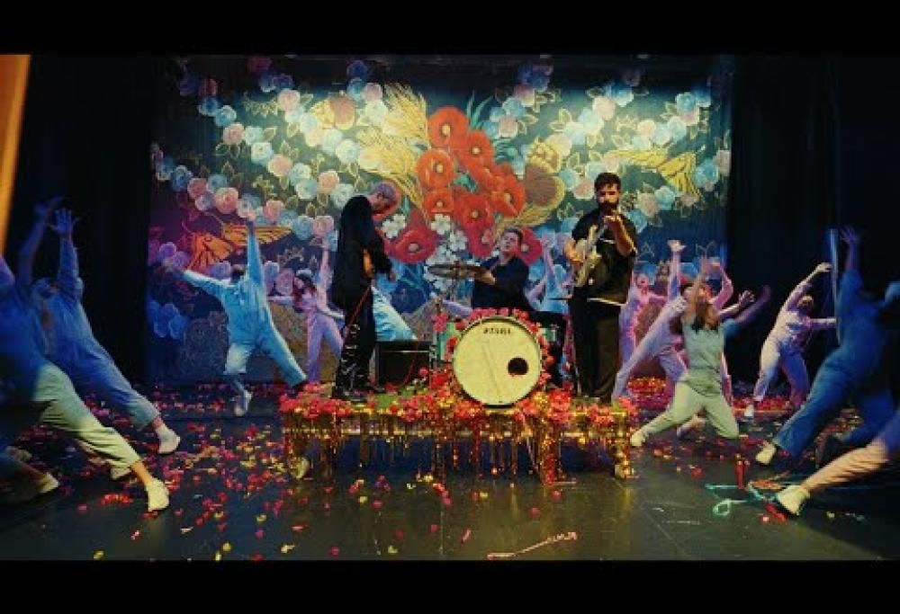 Foals - Wake Me Up