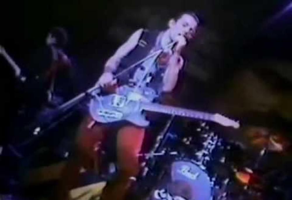 The Clash - This Is Radio Clash