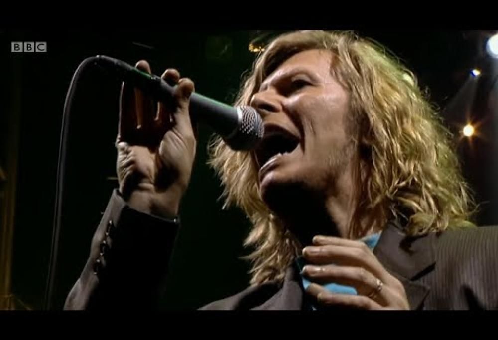 David Bowie - Ashes To Ashes (Glastonbury 2000)