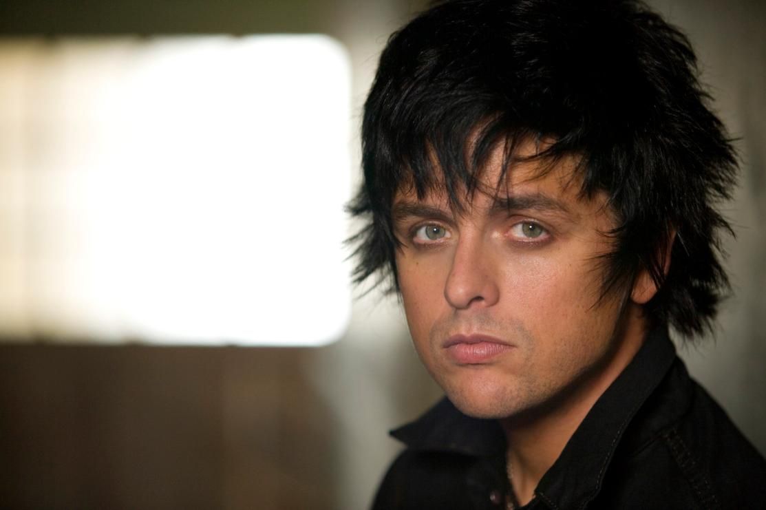 Billie Joe e la prima volta in cui ha suonato Good Riddance (Time Of Your Life): "temevo mi prendessero a bottigliate"