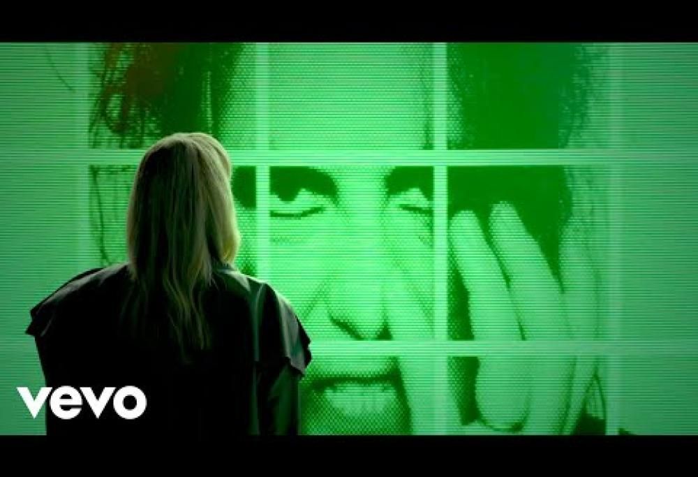 CHVRCHES, Robert Smith - How Not To Drown