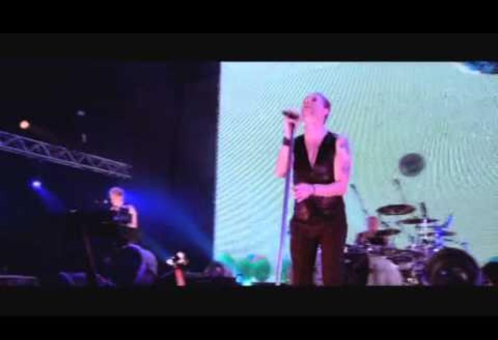 Depeche Mode - Policy Of Truth (live @ Barcelona 2010)