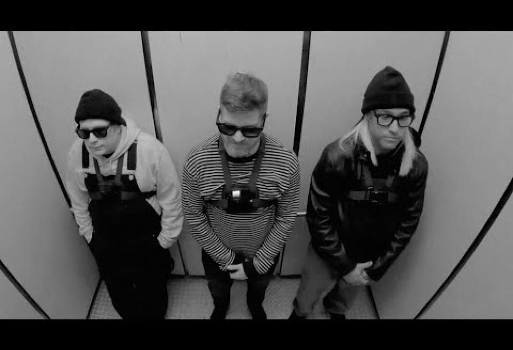 Fall Out Boy - Heartbreak Feels So Good
