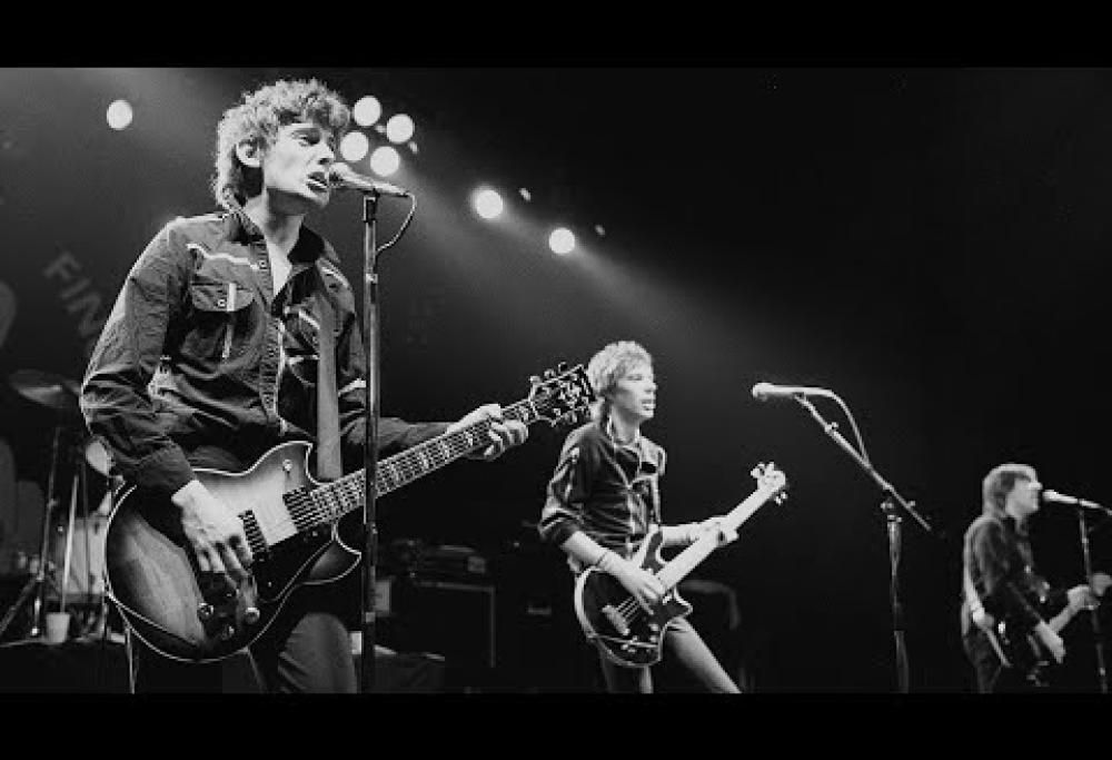 Stiff Little Fingers - Alternative Ulster (Live)