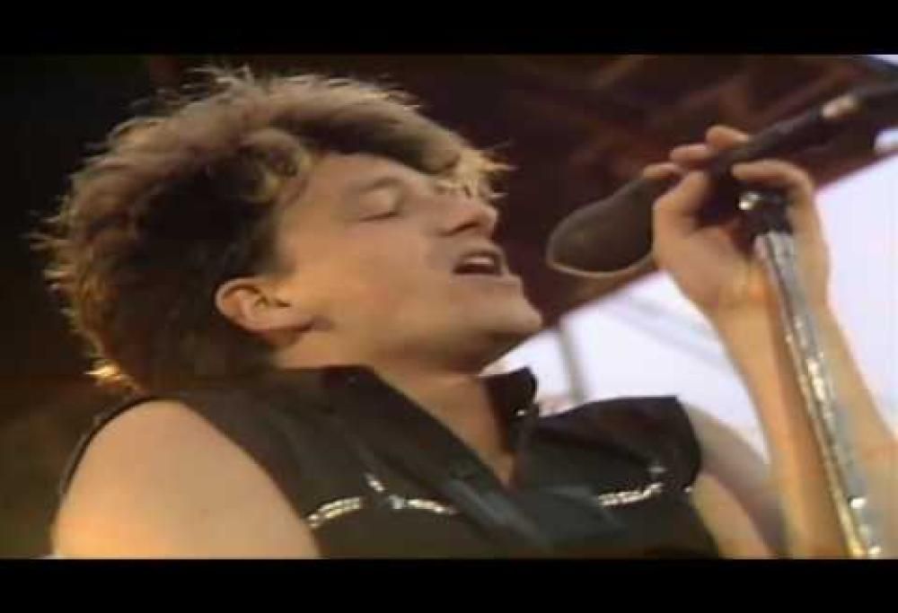 U2 - Out Of Control