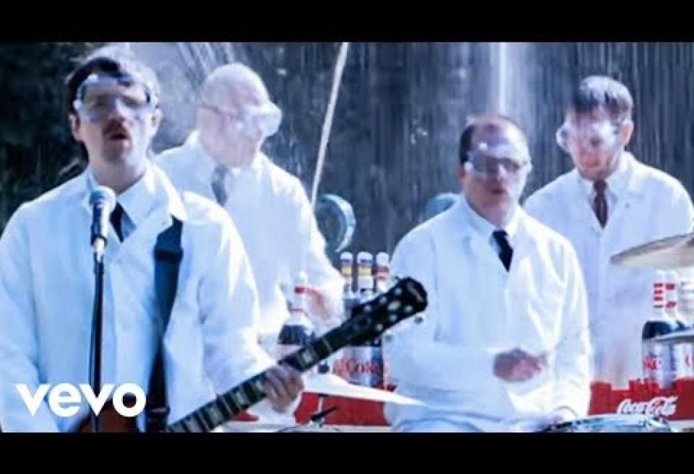 Weezer - Pork And Beans