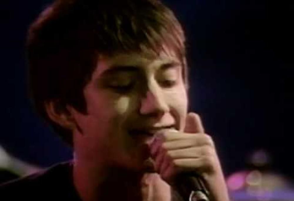 Arctic Monkeys - I Bet You Look Good On The Dancefloor