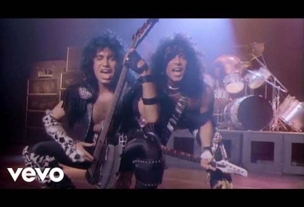 Kiss - Heaven's On Fire