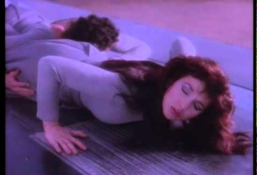 Kate Bush - Running Up That Hill