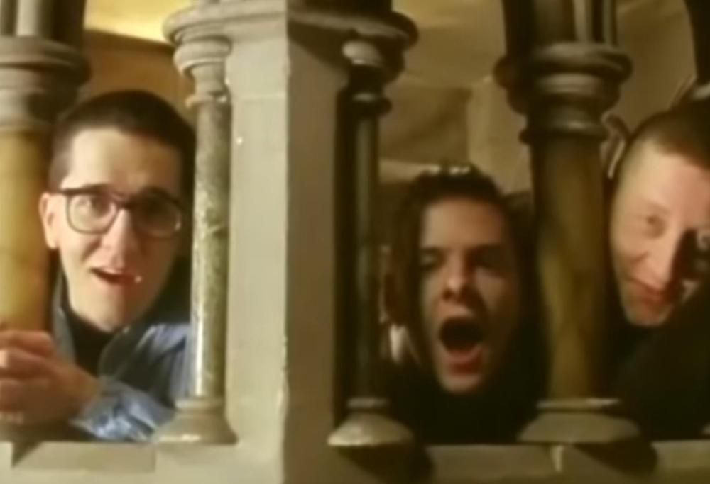 The Housemartins - Caravan Of Love