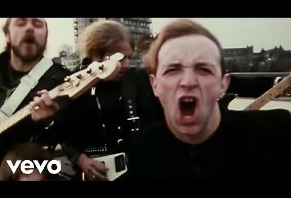 Judas Priest - Breaking The Law
