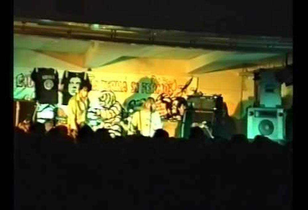 Nirvana - Love Buzz (live al Bloom di Mezzago)