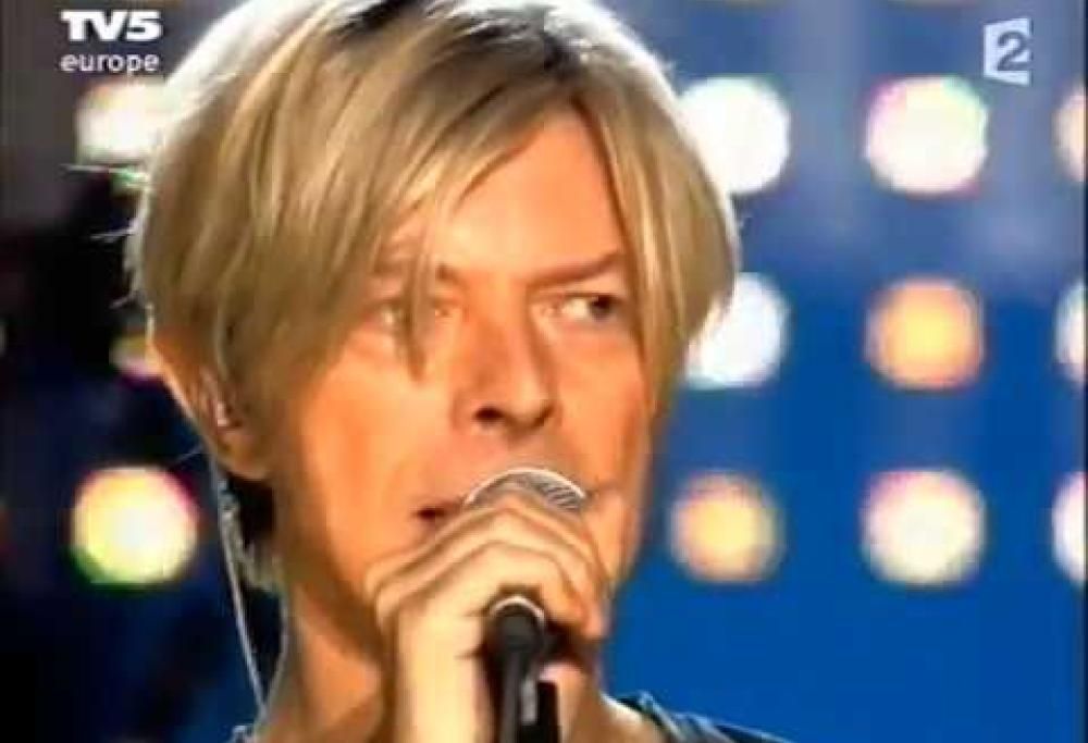 David Bowie - Fall Dog Bombs The Moon