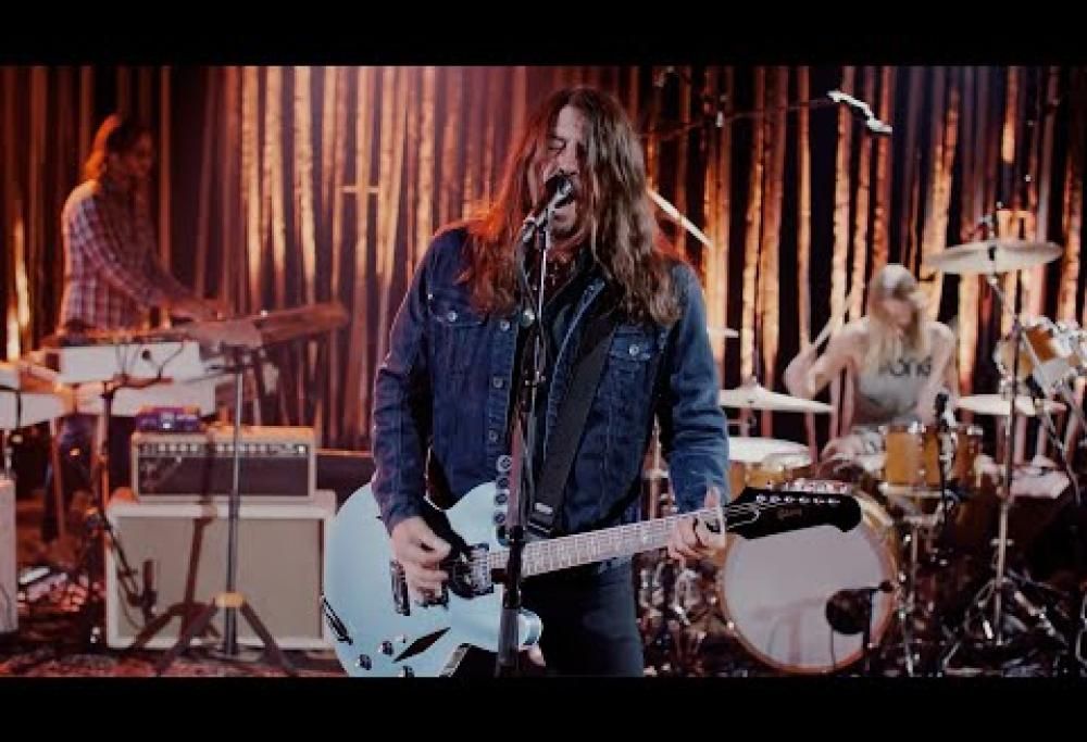 Foo Fighters - Making A Fire