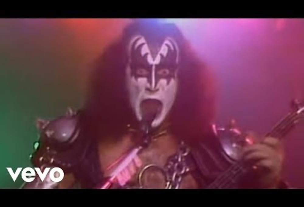 KISS - I Love It Loud