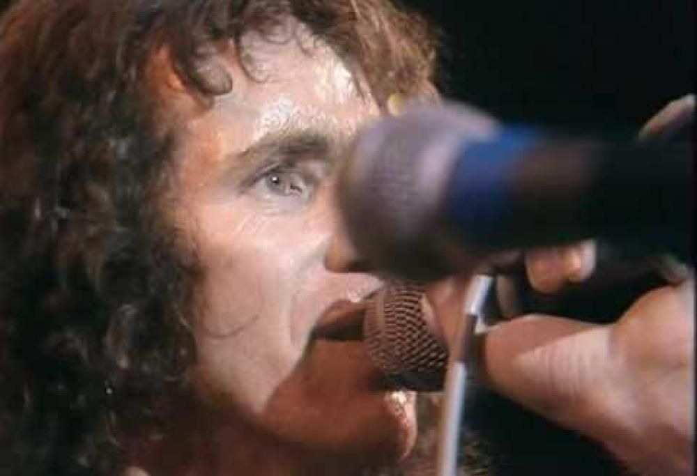ACDC - Whole Lotta Rosie (Live)
