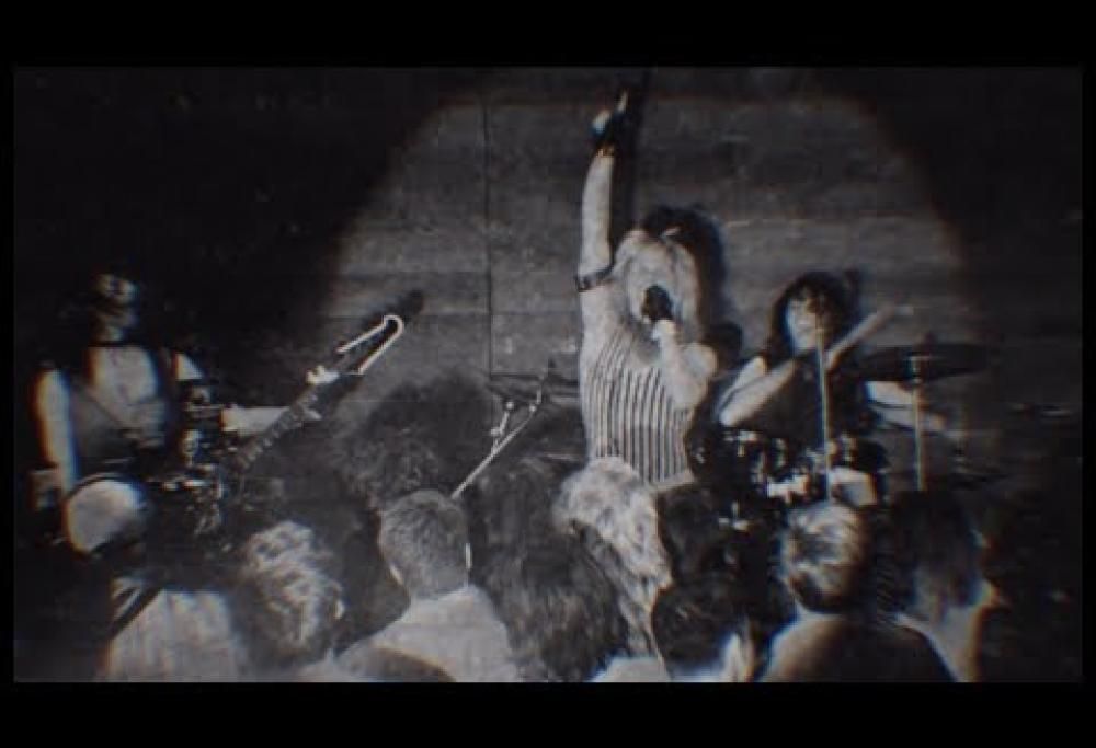 Mötley Crüe - Take Me To The Top