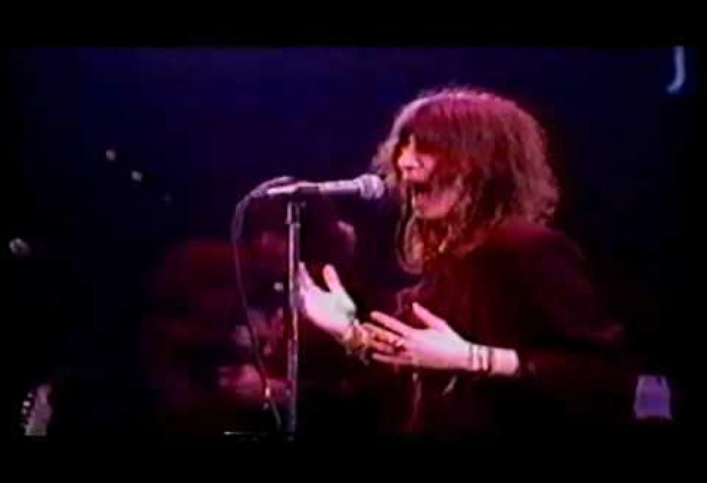 Patti Smith - Dancing Barefoot (live)