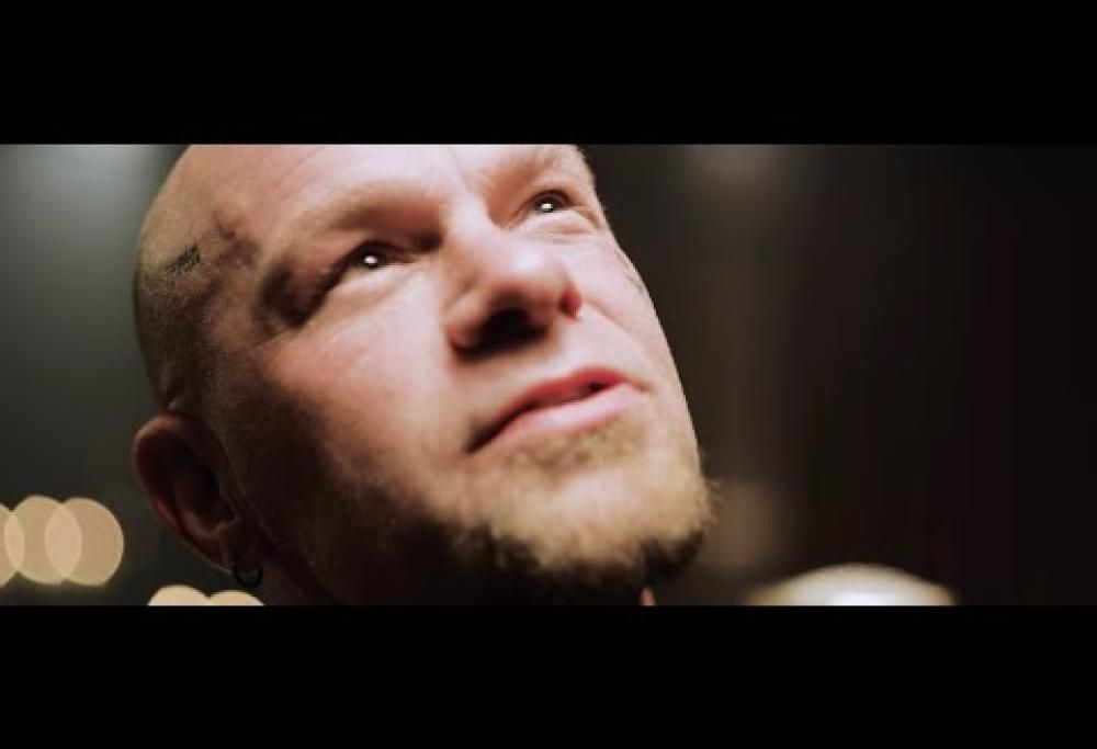 Five Finger Death Punch - Darkness Settles In