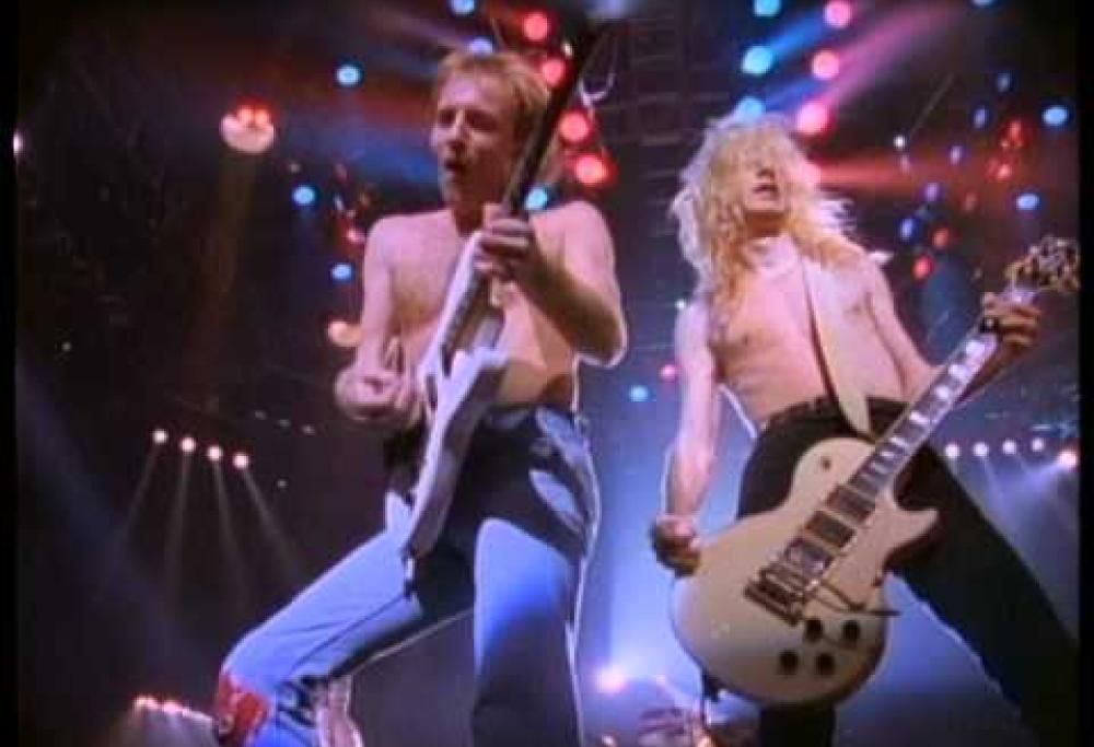 Def Leppard - Pour Some Sugar On Me