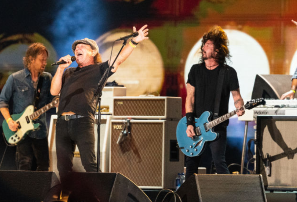 Foo Fighters and Brian Johnson - Back In Black (live)