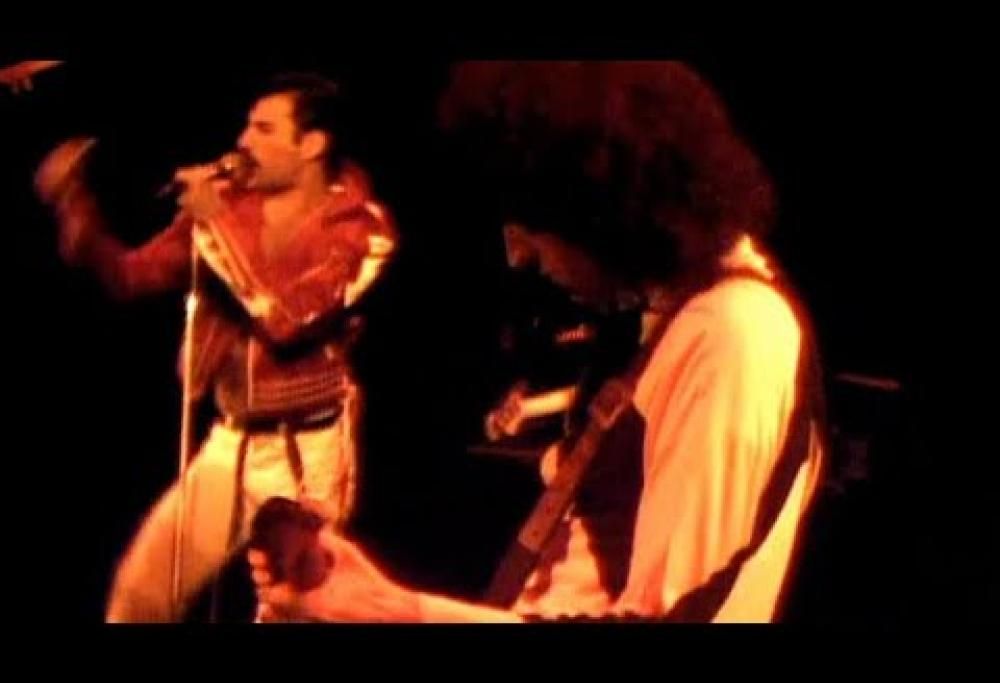 Queen - Fat Bottomed Girls (Live at The Bowl 1982)