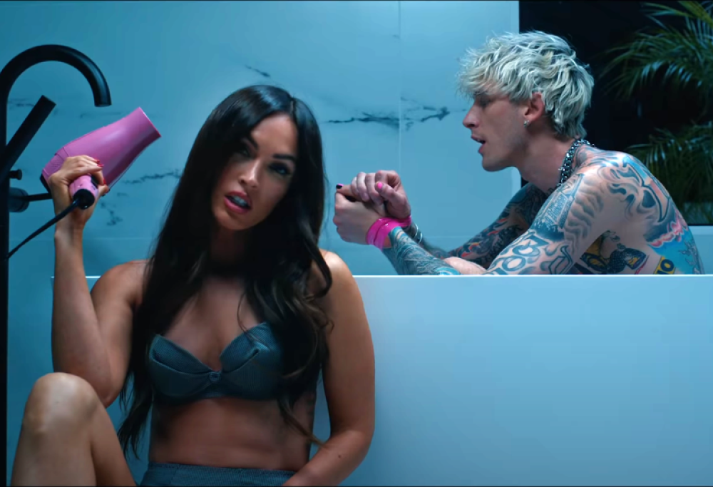 Machine Gun Kelly - Bloody Valentine