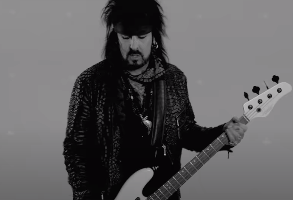 SIXX:A.M. - Maybe It's Time (ft. Corey Taylor, Joe Elliott, Brantley Gilbert, Ivan Moody, Slash)