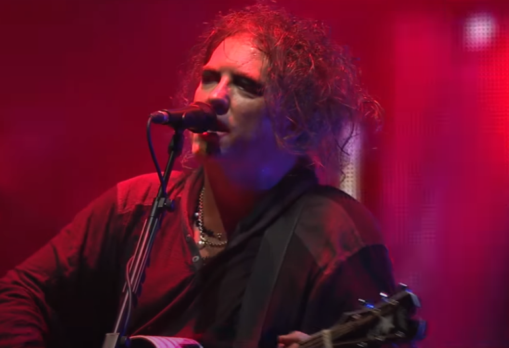 The Cure - Friday I'm In Love (Live)