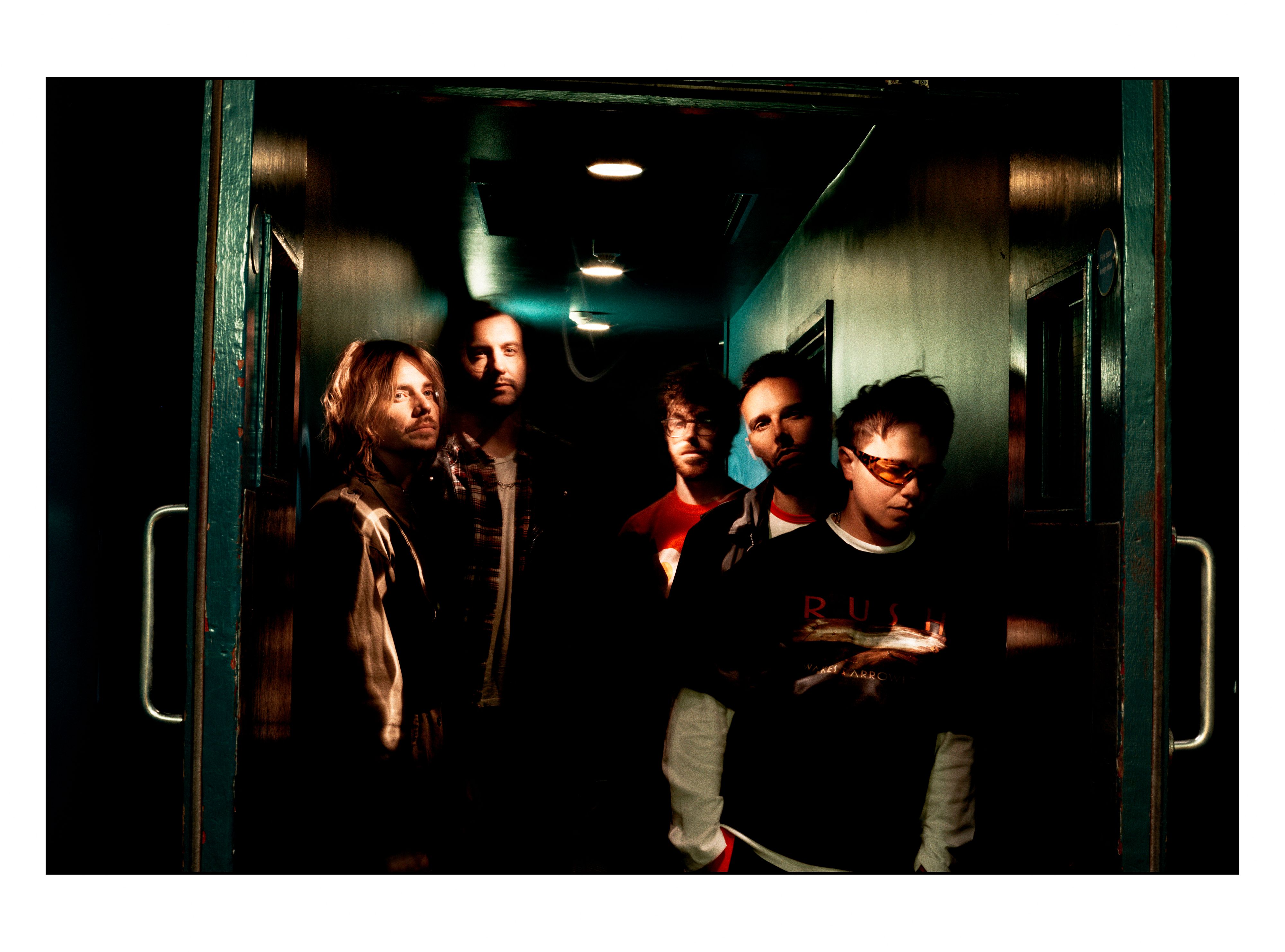 Nothing But Thieves: ascolta ora il nuovo singolo Evolution!