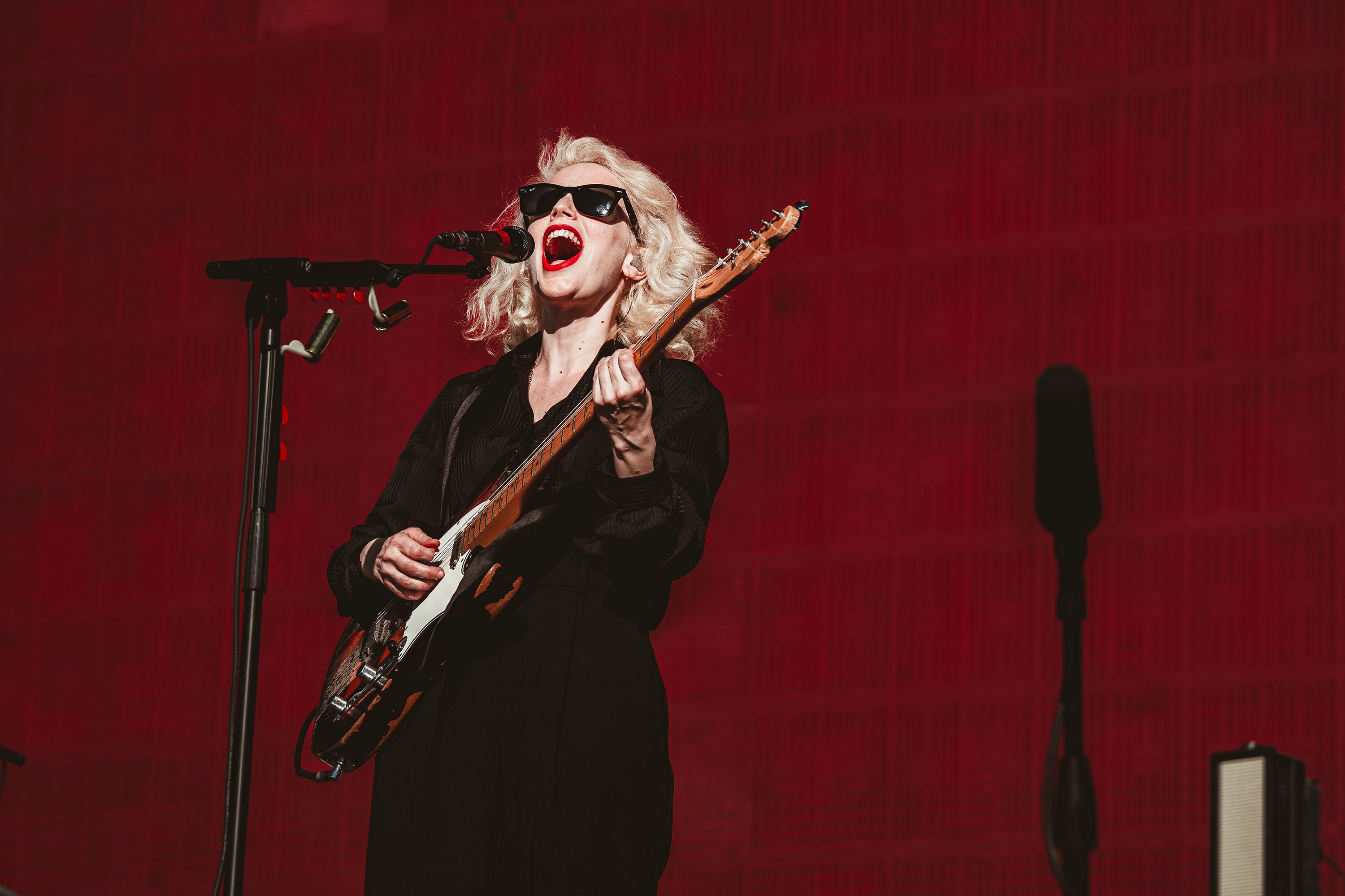 anna-calvi-live-4