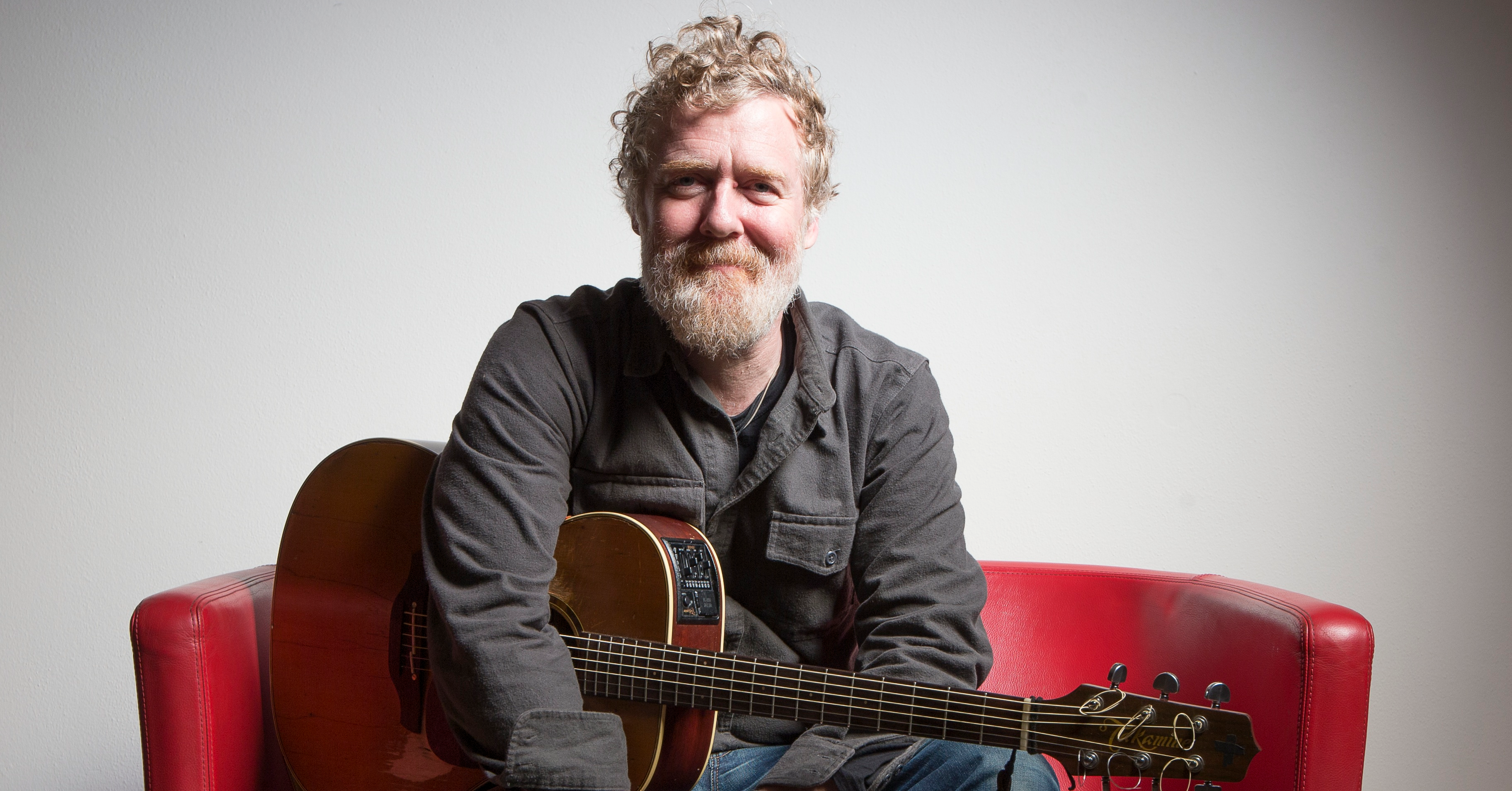 È morto Glen Hansard. Il cantautore irlandese aveva 56 anni