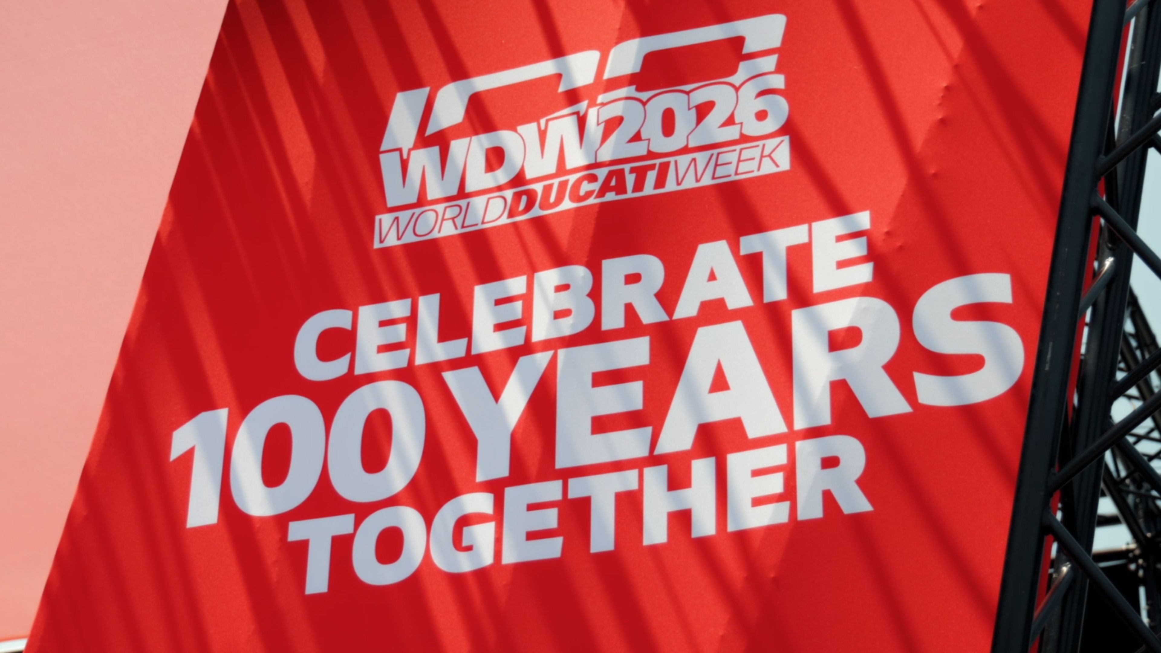 Sound rock e motori ruggenti: il World Ducati Week del Centenario fa la storia a Misano!