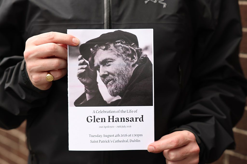 Glen Hansard: i funerali a Dublino con l'omaggio di Eddie Vedder. Guarda le foto e i video