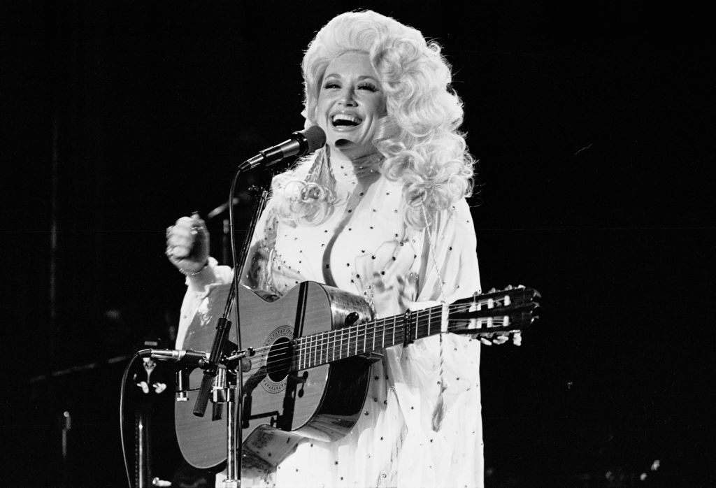 Dolly Parton: leggi il tributo di Paul McCartney, Mick Jagger e Elton John alla Regina del Country