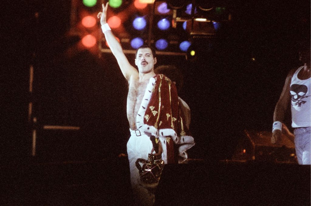 Queen: i costumi di Freddie Mercury saranno esposti in mostra a Londra. Scopri dove e quando