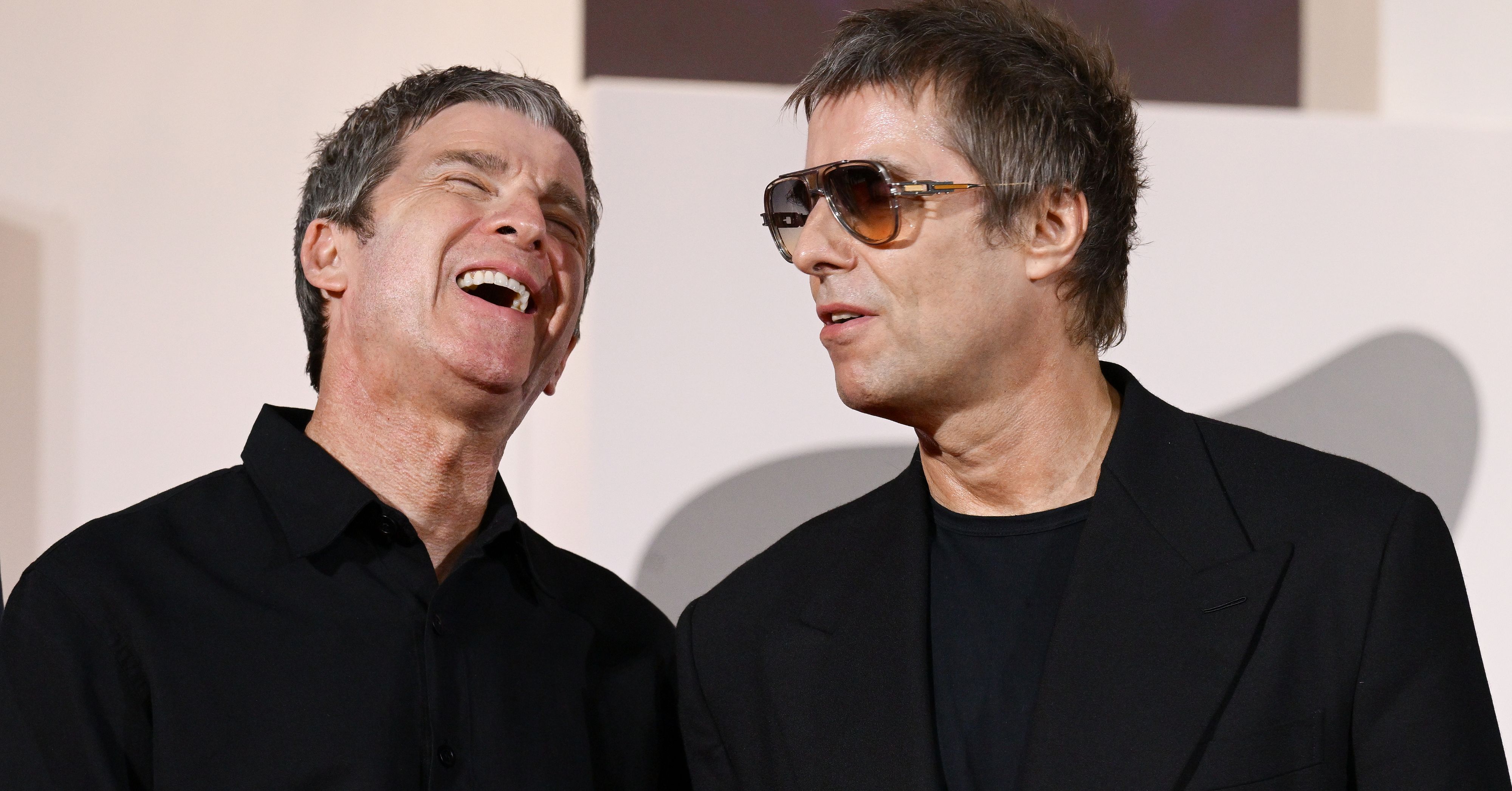 Oasis, Noel Gallagher elogia Liam dopo il red carpet a Venezia: "È delizioso. Non avrei mai immaginato di usare questa parola per lui"