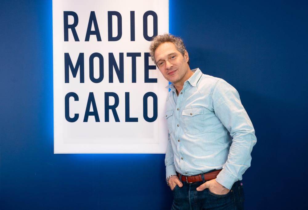 Claudio Santamaria ospite di Radio Monte Carlo: le foto più belle