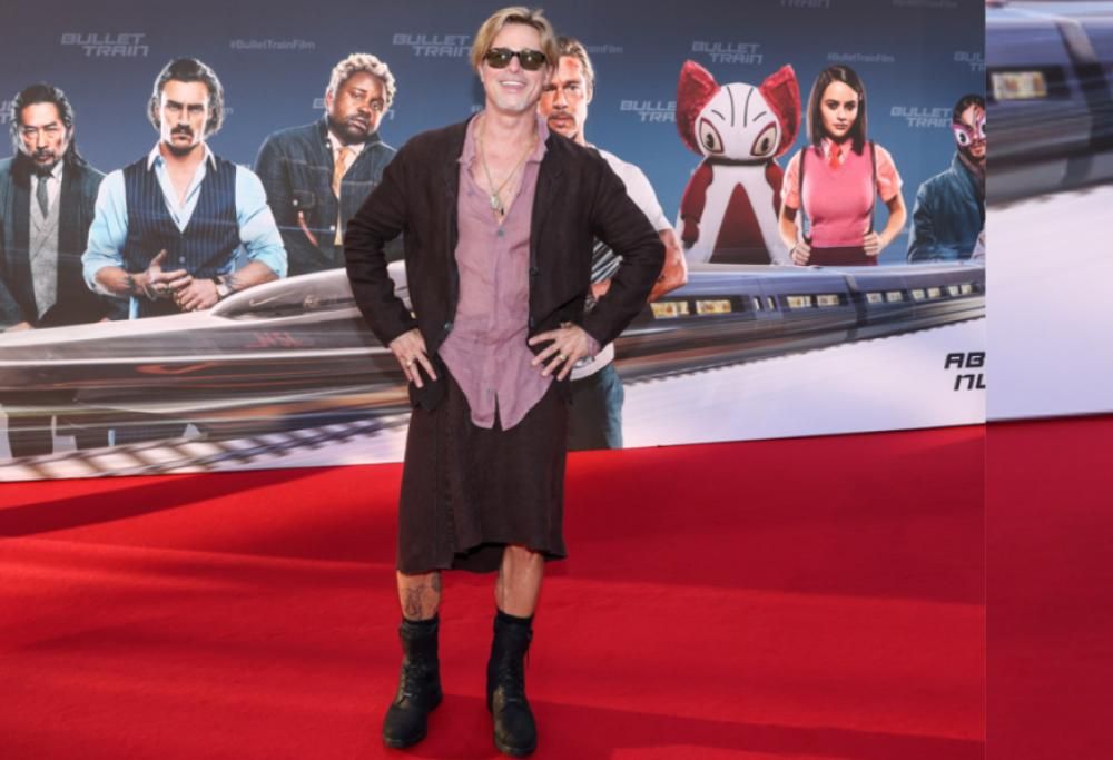 Brad Pitt: quanto sta bene con la gonna!