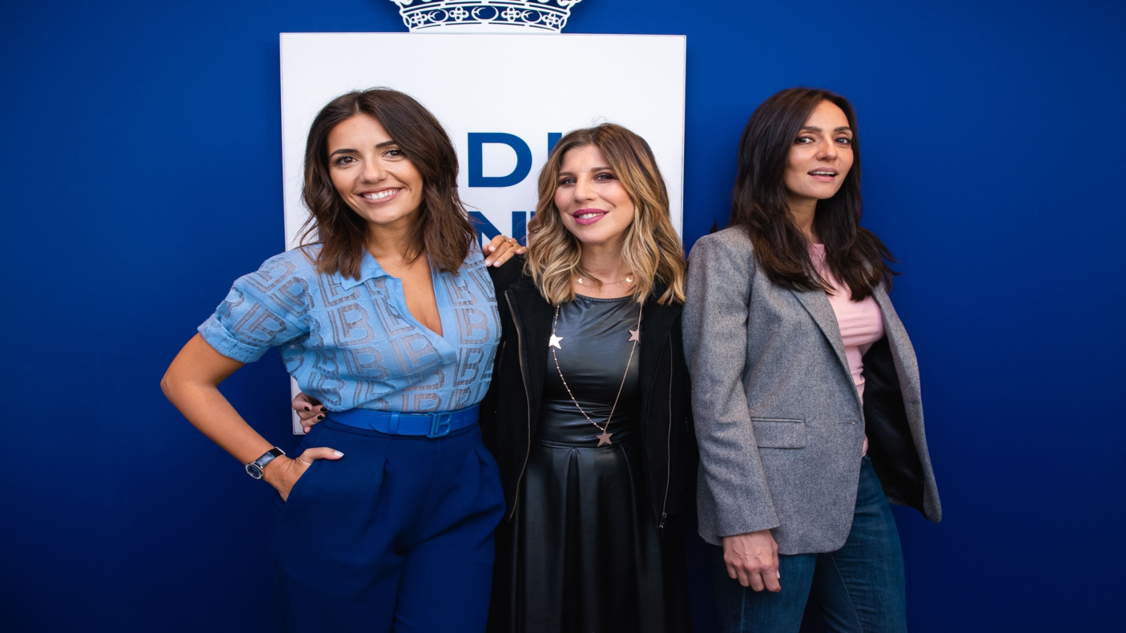 Ambra Angiolini e Serena Rossi: ecco il nostro action movie… pistole e bigodini!