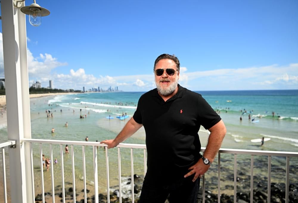 Russell Crowe scherza sul Gladiatore: il video