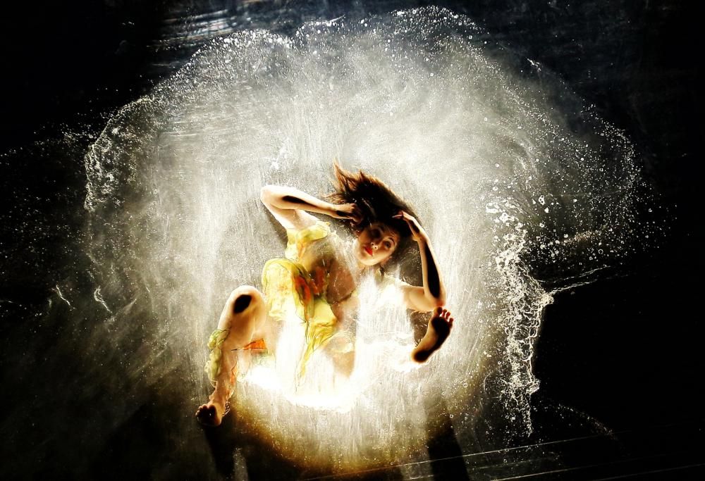 L’incredibile tango danzato sott’acqua è pura magia