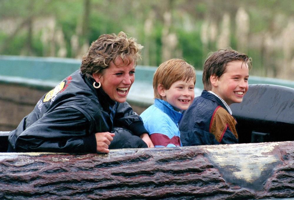Lady Diana e i piccoli William e Harry: il video di cui tutti parlano