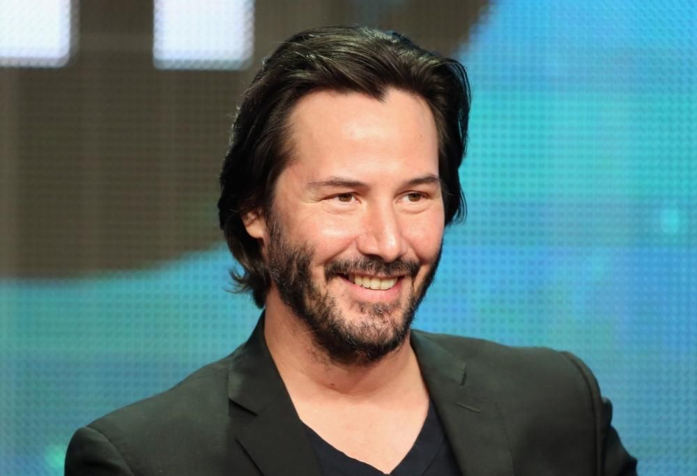 Keanu Reeves: orologi rubati, incisioni misteriose e un ritorno degno di un film